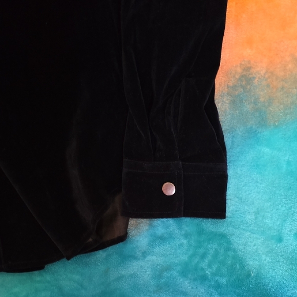 Coofandy Black Velvety Snap Up Short - Picture 3 of 4